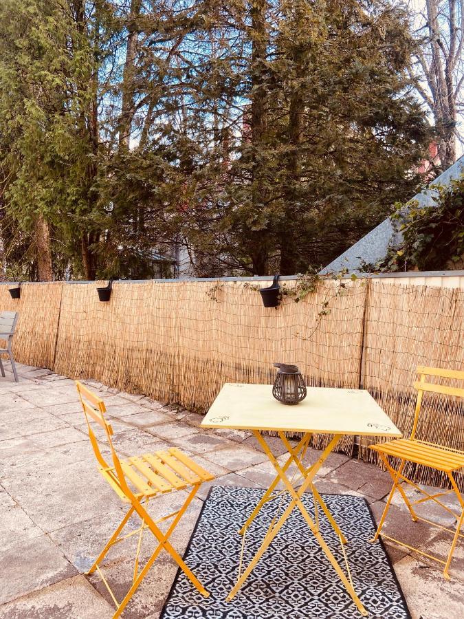 Appartement 2 Chambres Avec Terrasse Vue Sur Jardin Arbore Pontarlier Bagian luar foto